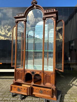 Exceptional Display Cabinet style Gothic - Style en Wood / Glass, Belgium  19 th century ( Anno 1865 )