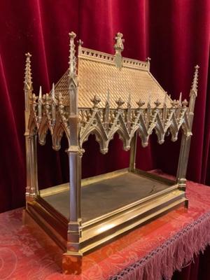 Exceptional Reliquary Height 50 Cm ! style Gothic - style en Bronze / Gilt Polished and Varnished, France 19 th century ( Anno 1865 )