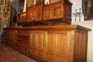 Exceptional Sacristy Credens Cabinet style Gothic - style en Oak wood, Belgium 19th century