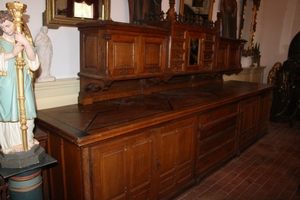 Exceptional Sacristy Credens Cabinet style Gothic - style en Oak wood, Belgium 19th century