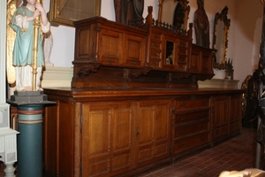 Exceptional Sacristy Credens Cabinet style Gothic - style en Oak wood, Belgium 19th century