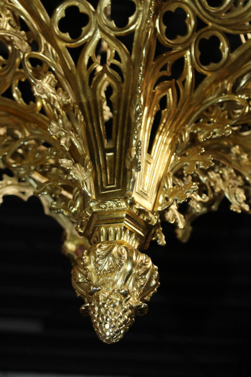 1 Gothic - style Exceptional Sanctuary Lamp