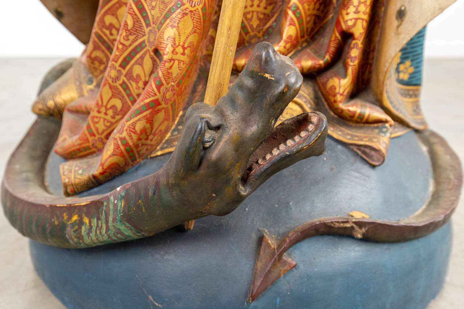 1 Gothic - style Exceptional St. Mary & Child Statue