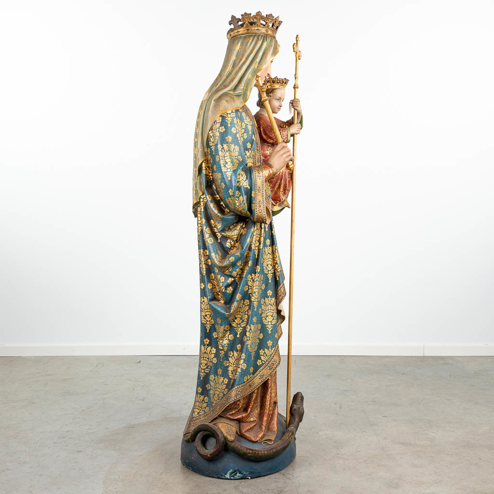 1 Gothic - style Exceptional St. Mary & Child Statue