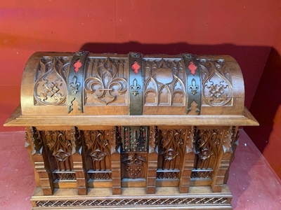 Exceptional Trunk Weight 103 Kgs ! style Gothic - style en Oak wood, Belgium 19th century