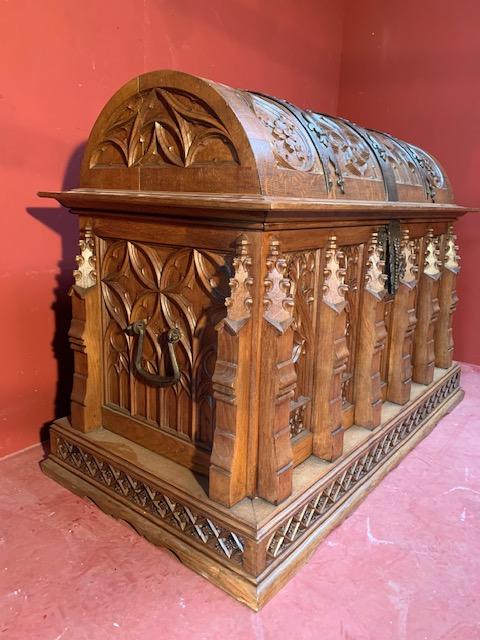 1 Gothic - style Exceptional Trunk Weight 103 Kgs !
