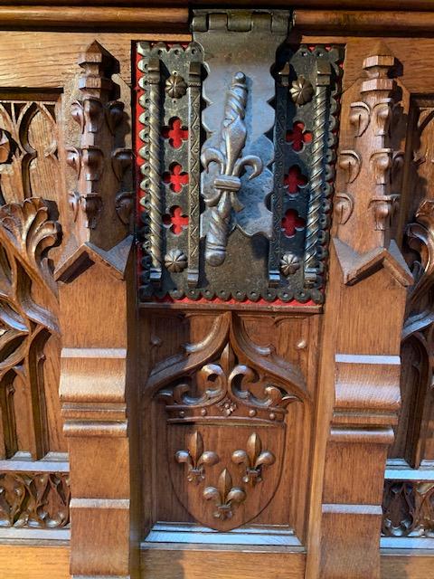 1 Gothic - style Exceptional Trunk Weight 103 Kgs !