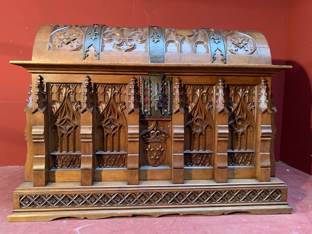 1 Gothic - style Exceptional Trunk Weight 103 Kgs !