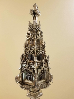 Extreme Unique Large High Quality Reliquary. Weight : 3139 Grs.  style Gothic - style en full silver, France 19 th century (1855)