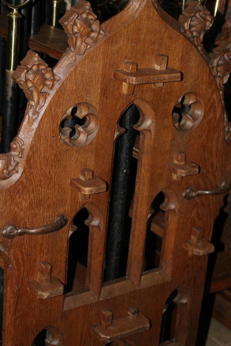 1  Gothic-Style Full Oak Holder For 60 Procession-Lanterns