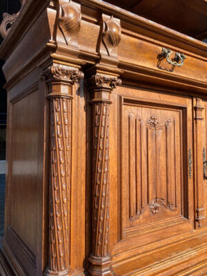 Gothic - Style  - Display Cabinet style Gothic - style en Oak wood / Marble, France 19 th century