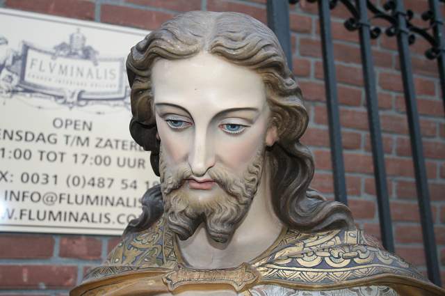 1 Gothic - style H.Heart Statue