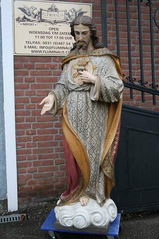 1 Gothic - style H.Heart Statue