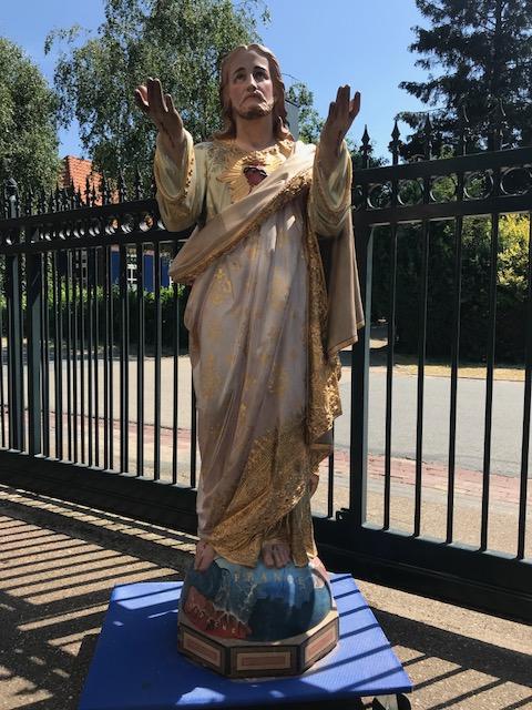 1 Gothic - style H.Heart Statue