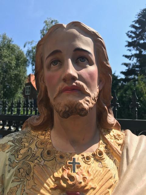 1 Gothic - style H.Heart Statue