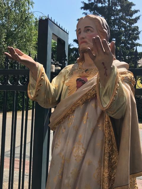 1 Gothic - style H.Heart Statue