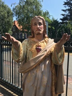H.Heart Statue style Gothic - style en Terra-Cotta polychrome, France 19th century ( anno 1875 )
