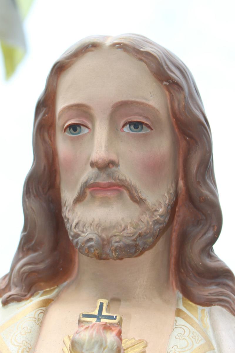 1 Gothic - Style H.Heart Statue