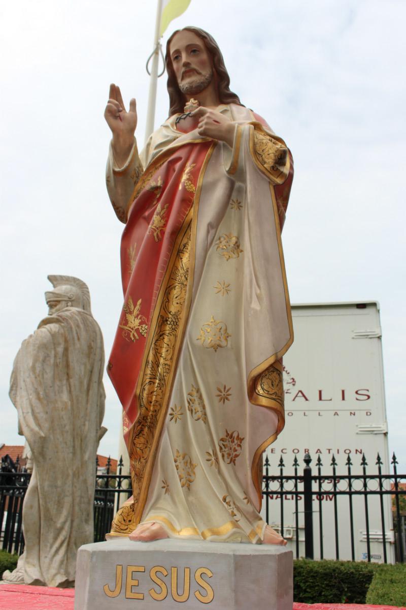 1 Gothic - Style H.Heart Statue