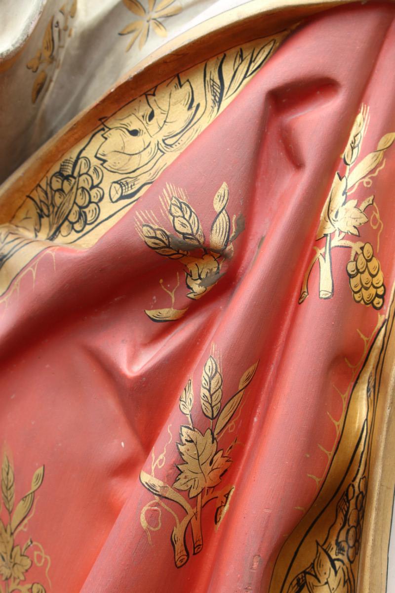 1 Gothic - Style H.Heart Statue