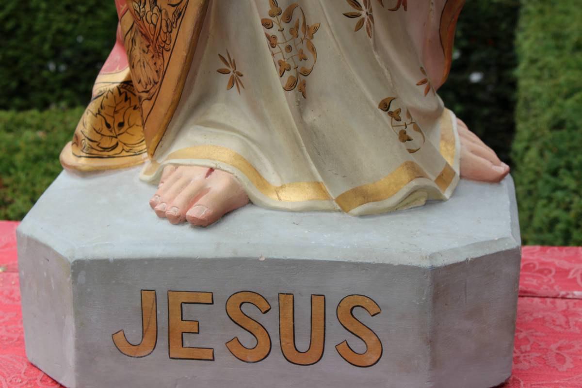 1 Gothic - Style H.Heart Statue