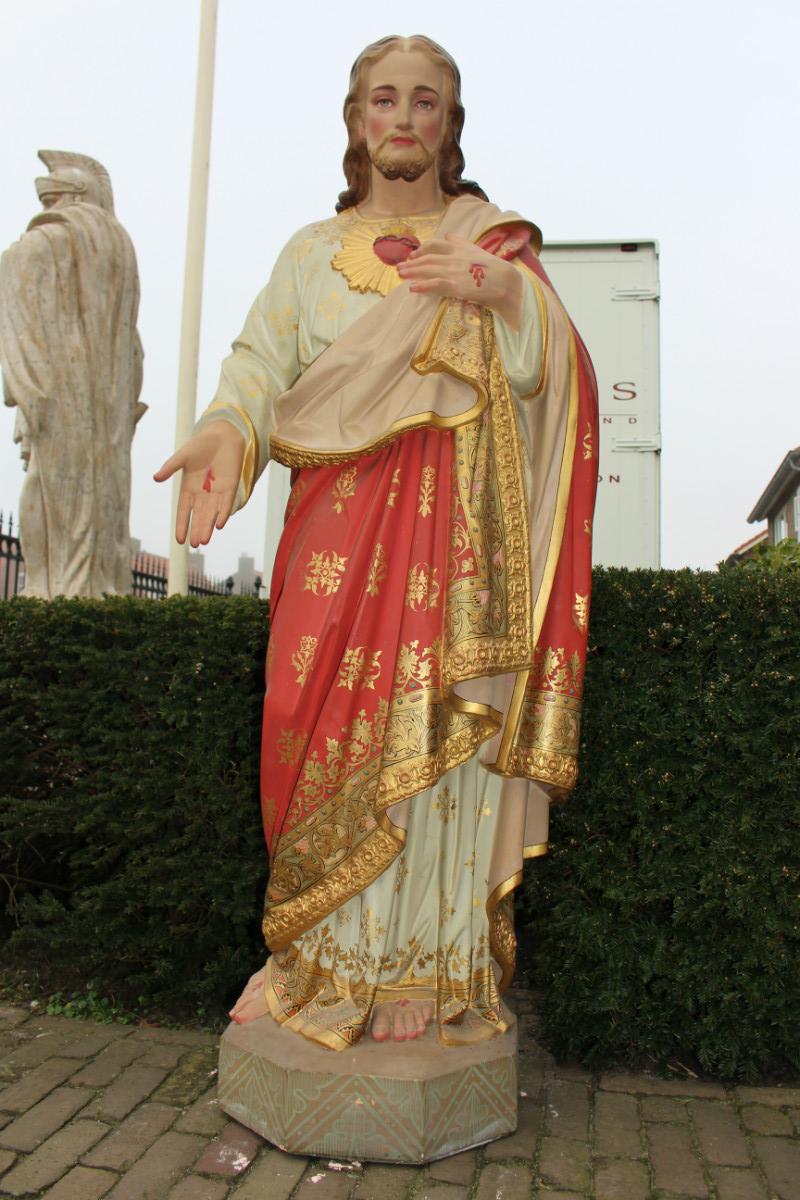 1 Gothic - Style H.Heart Statue