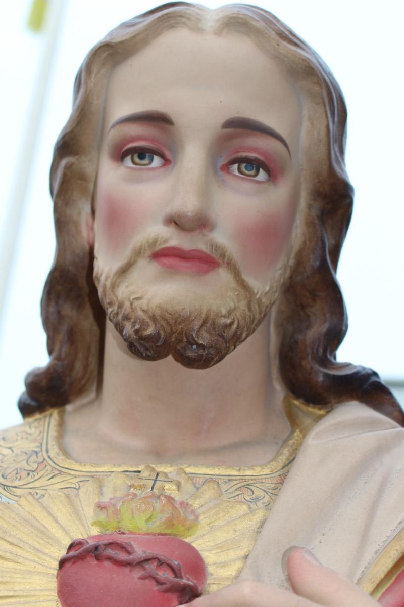 1 Gothic - Style H.Heart Statue