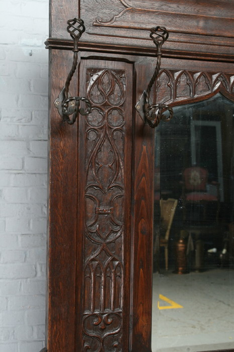 1 Gothic - Style Halltree