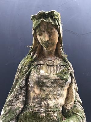 Hand - Carved Sandstone St. Elisabeth Statue. Weight 100 Kgs. style Gothic - style en hand-carved sandstone, France 19th century ( anno 1870 )