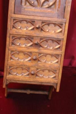 Hanging Cabinet style Gothic - style en Oak wood, Belgium 19th century (1870)