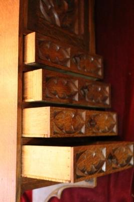 Hanging Cabinet style Gothic - style en Oak wood, Belgium 19th century (1870)