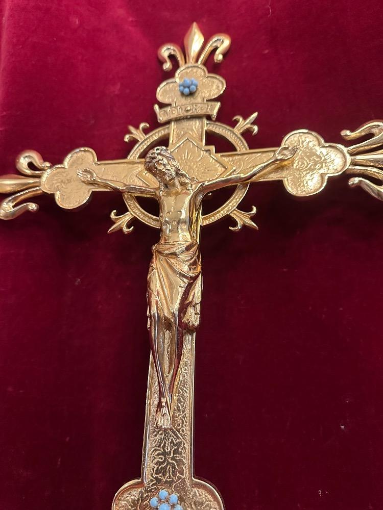 1 Gothic - Style Hanging Cross