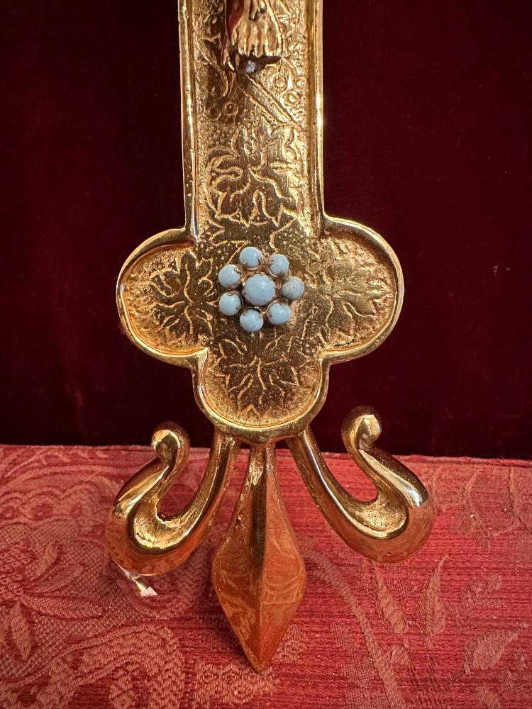 1 Gothic - Style Hanging Cross