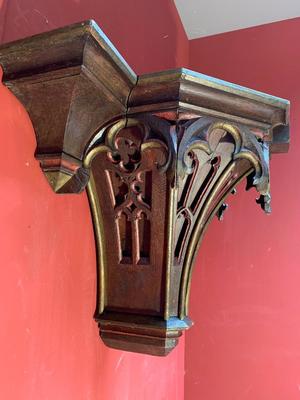 Hanging Pedestal style Gothic - Style en Oak Wood, Belgium 19th century ( anno 1875 )