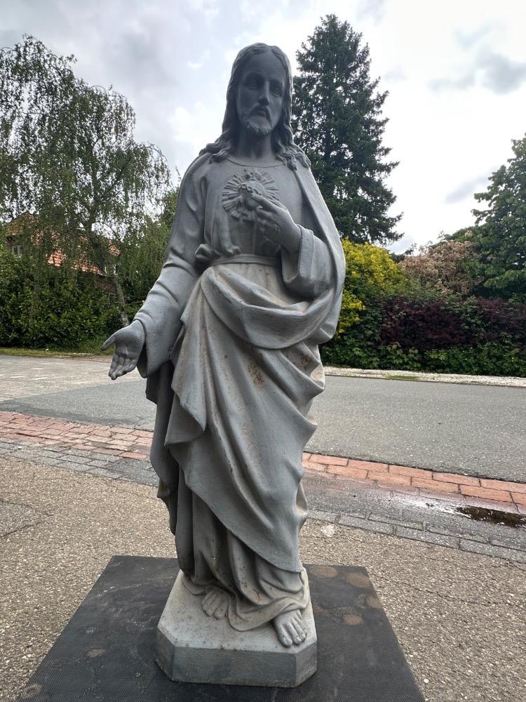1 Gothic - Style Holy Heart Statue Suitable For Outdoor Use !