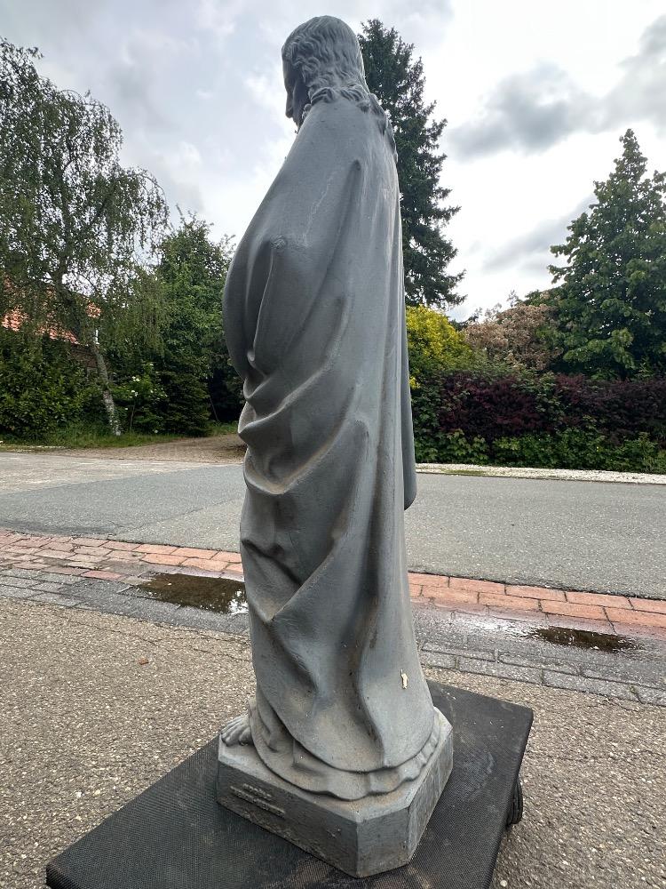 1 Gothic - Style Holy Heart Statue Suitable For Outdoor Use !