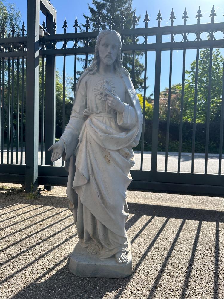 1 Gothic - Style Holy Heart Statue Suitable For Outdoor Use !