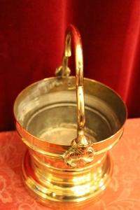 Holy Water Holder style Gothic - style en Brass / Bronze, Dutch 19th century