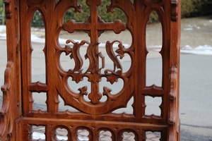 Kneeler style Gothic - style en Oak wood, Dutch 19th century