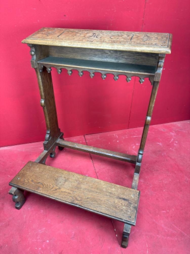 1 Gothic - Style Kneeler