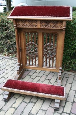 Kneeler style Gothic - style en wood oak, Belgium 19th century