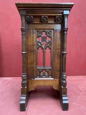 Kneeler  style Gothic - style en Oak wood, Belgium 19 th century ( Anno 1875 )