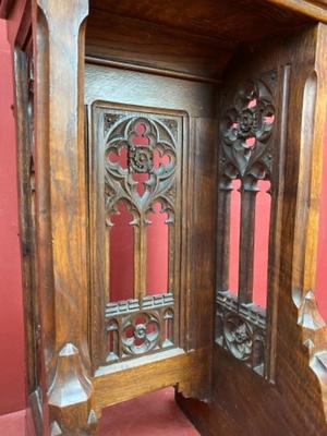 Kneeler  style Gothic - style en Oak wood, Belgium 19 th century ( Anno 1875 )