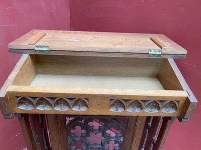 Kneeler  style Gothic - Style en Oak wood, Belgium 19 th century