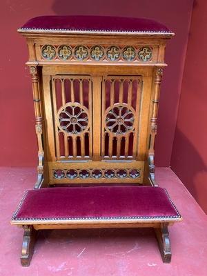 Kneeler Completely & Professionally Refit According To The Traditional Methods And With Original Materials.  style Gothic - style en Oak wood / Red Velvet, Dutch 19th century