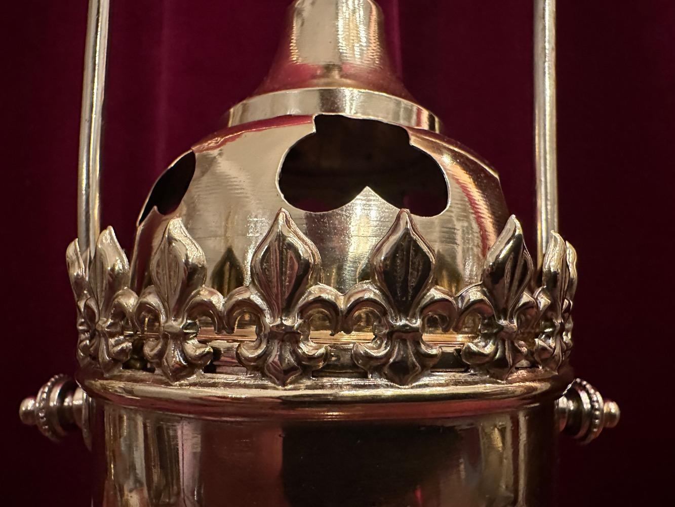 1 Gothic - Style Lantern