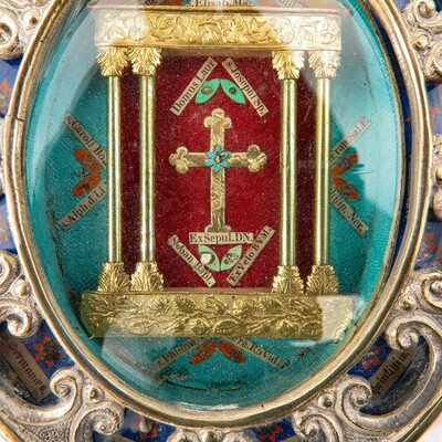 Large Multi Reliquary - Relics Holy Family & Multiple Important Saints style Gothic - Style en Bronze / Glass / Originally Sealed, Italy  19 th century