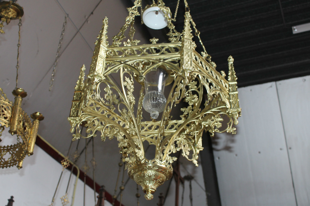 1 Gothic - style Large Sanctuary Lamp Measures With Chain Height 170 Cm !