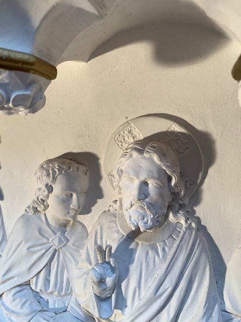 1 Gothic - style Last Supper Relief Sculpture Weight: 170 Kgs.