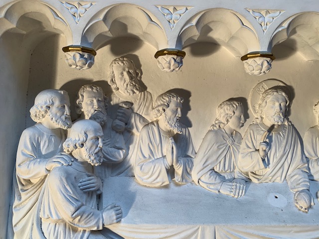 1 Gothic - style Last Supper Relief Sculpture Weight: 170 Kgs.
